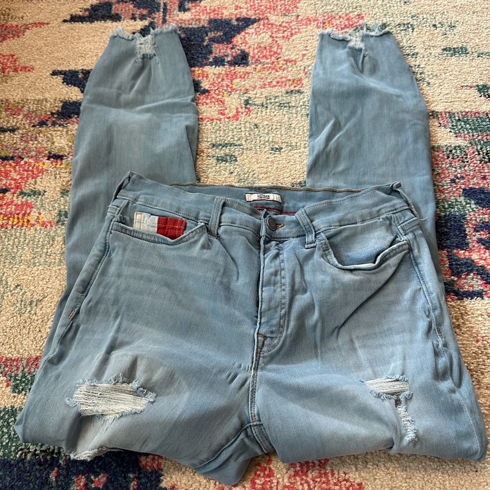Women’s Light Blue Distressed Skinny Jeans